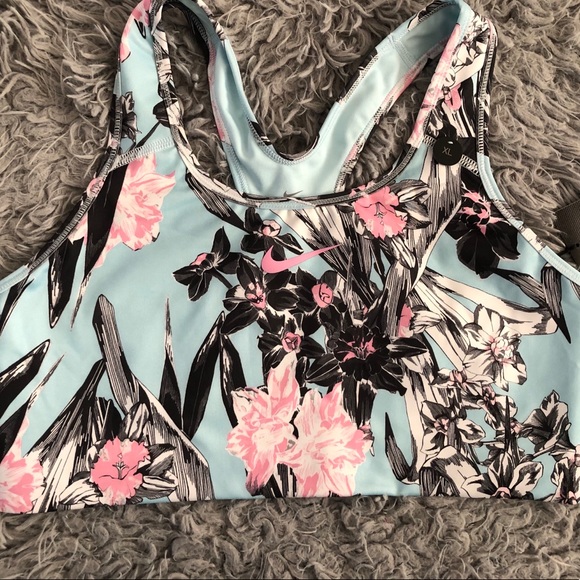SOLD NWT NIKE WOMEN’S SPORT BRA - Picture 3 of 4